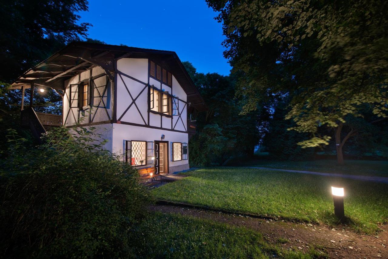 Chateau Loucen Garden Retreat Exterior photo