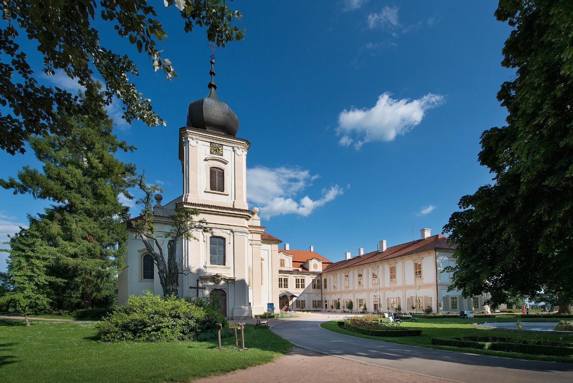Chateau Loucen Garden Retreat Exterior photo